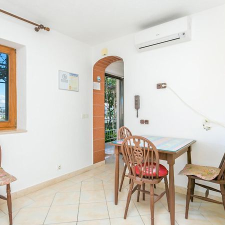 Seaside Apartments With A Swimming Pool Okrug Gornji, Ciovo - 11374 Τρογκίρ Εξωτερικό φωτογραφία