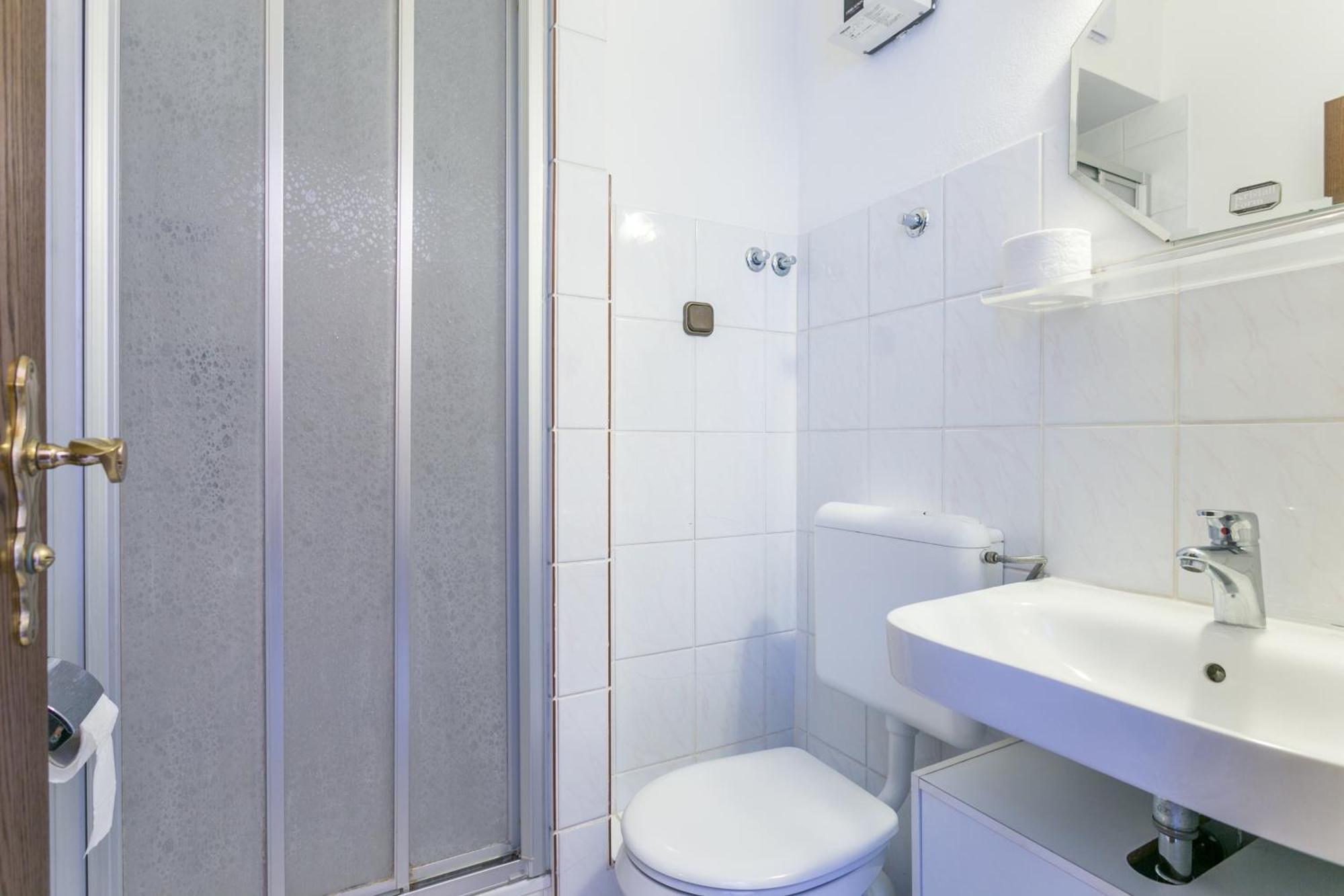 Seaside Apartments With A Swimming Pool Okrug Gornji, Ciovo - 11374 Τρογκίρ Εξωτερικό φωτογραφία