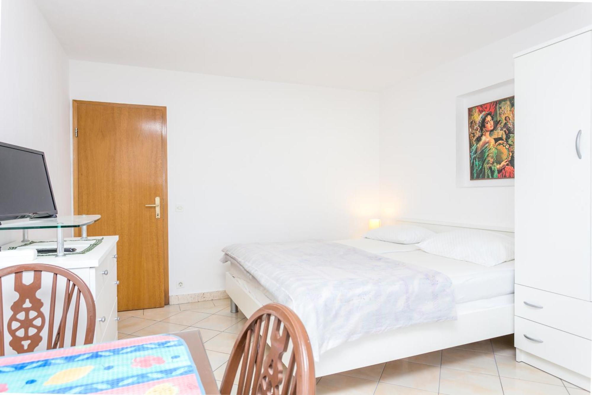 Seaside Apartments With A Swimming Pool Okrug Gornji, Ciovo - 11374 Τρογκίρ Εξωτερικό φωτογραφία