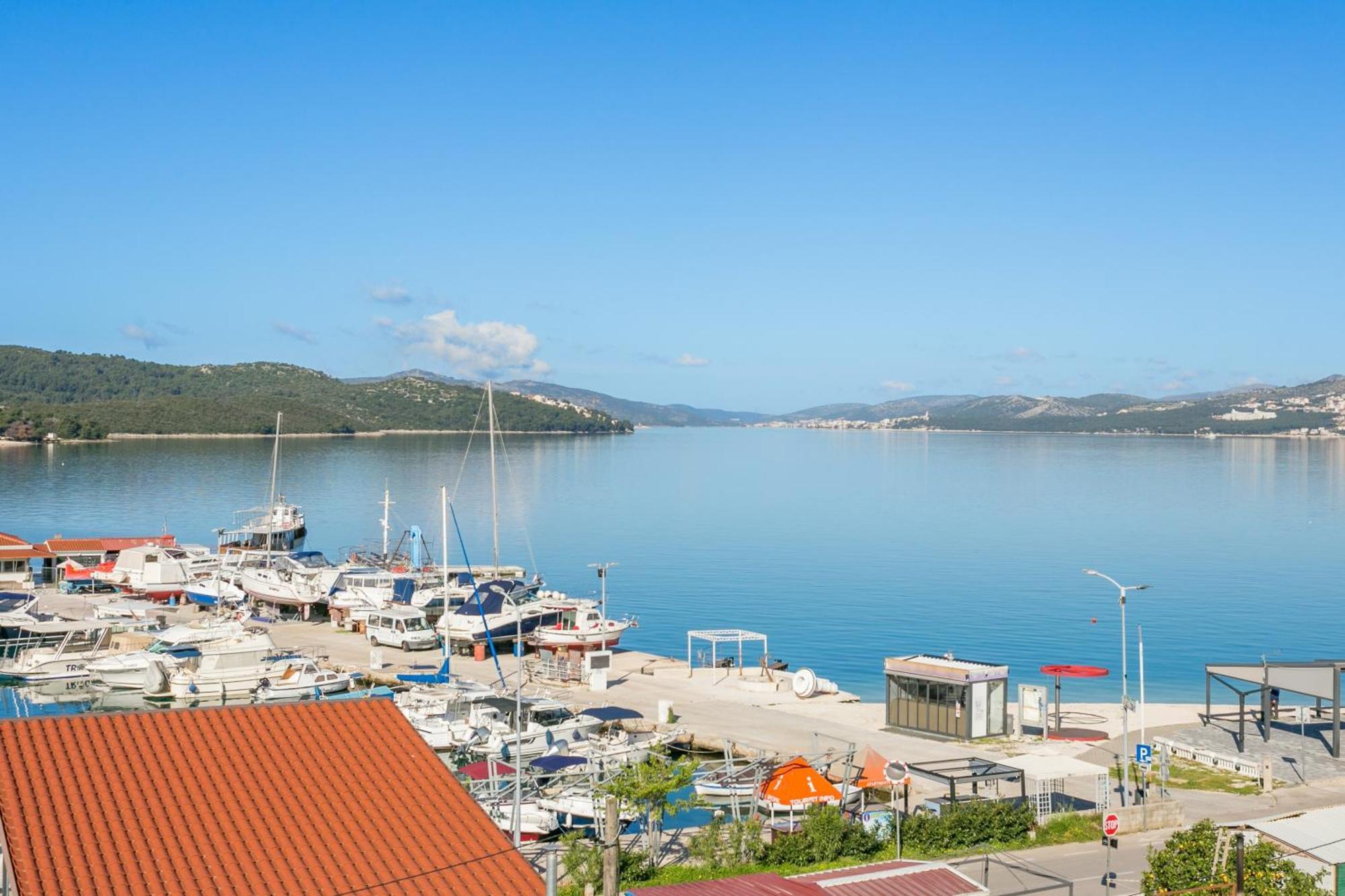 Seaside Apartments With A Swimming Pool Okrug Gornji, Ciovo - 11374 Τρογκίρ Εξωτερικό φωτογραφία