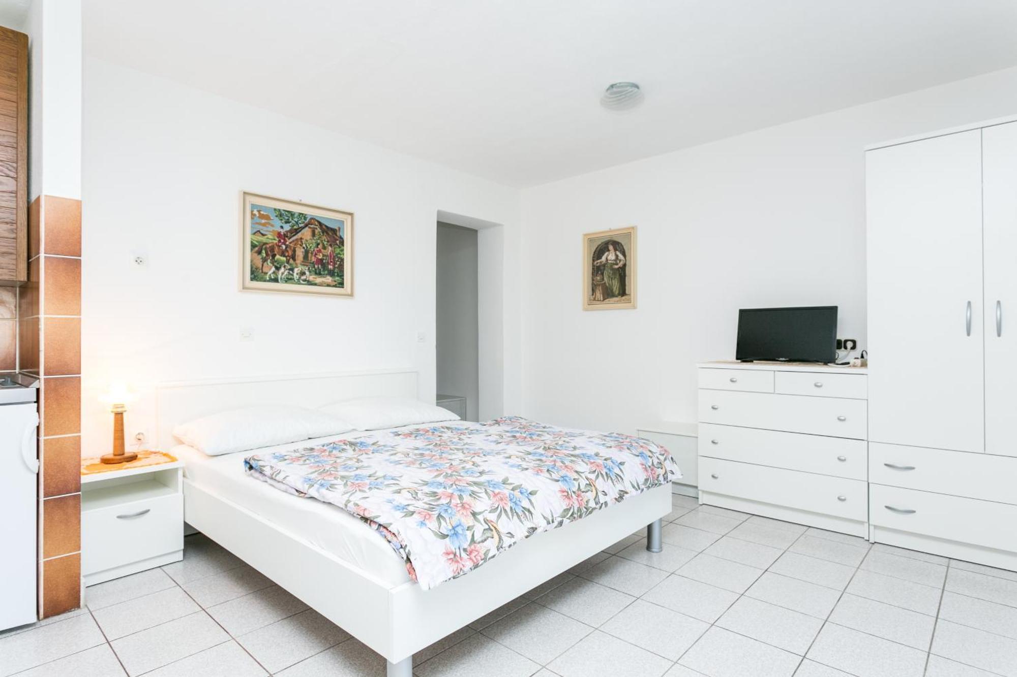Seaside Apartments With A Swimming Pool Okrug Gornji, Ciovo - 11374 Τρογκίρ Εξωτερικό φωτογραφία